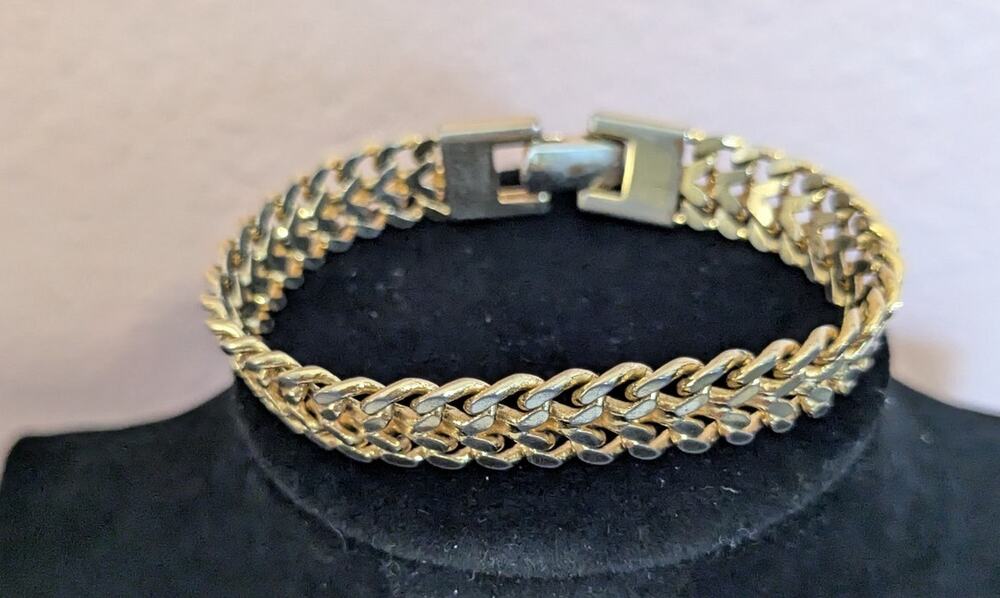 Vintage Gold Tone Woven Chevron Link Bracelet 7.25" Double Row Foldover Clasp OS